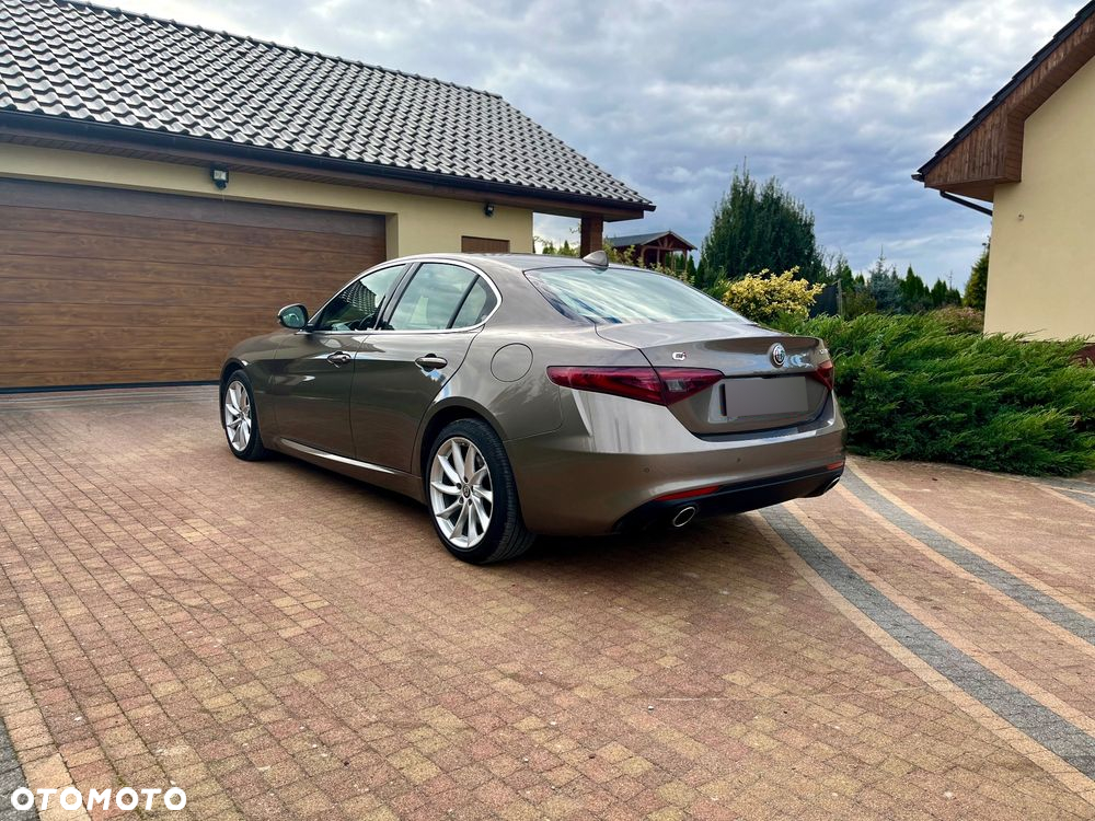 Alfa Romeo Giulia - 6