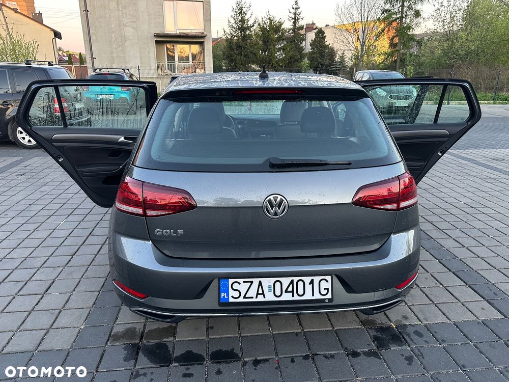 Volkswagen Golf - 6