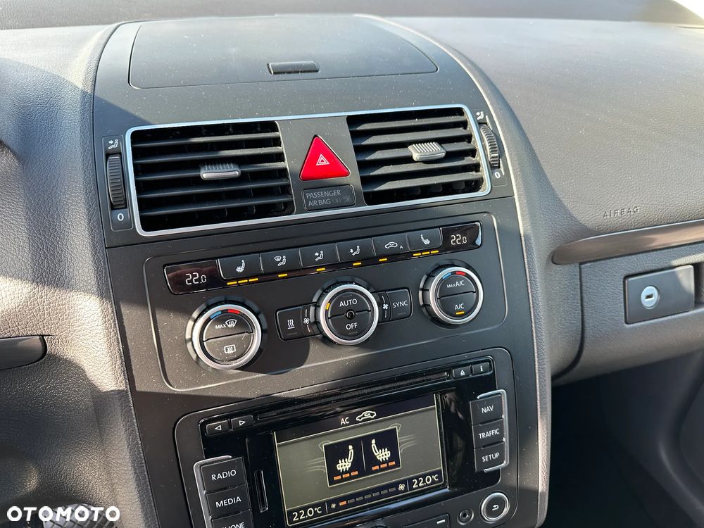 Volkswagen Touran - 13