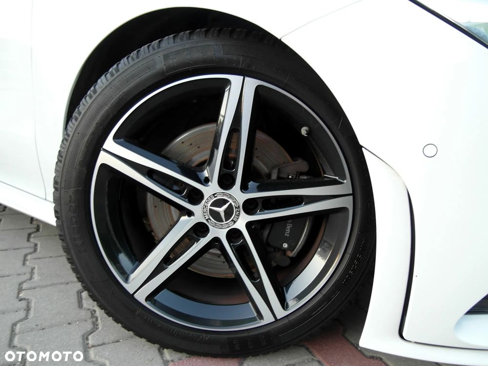 Mercedes-Benz CLA 220 d AMG Line 8G-DCT - 32