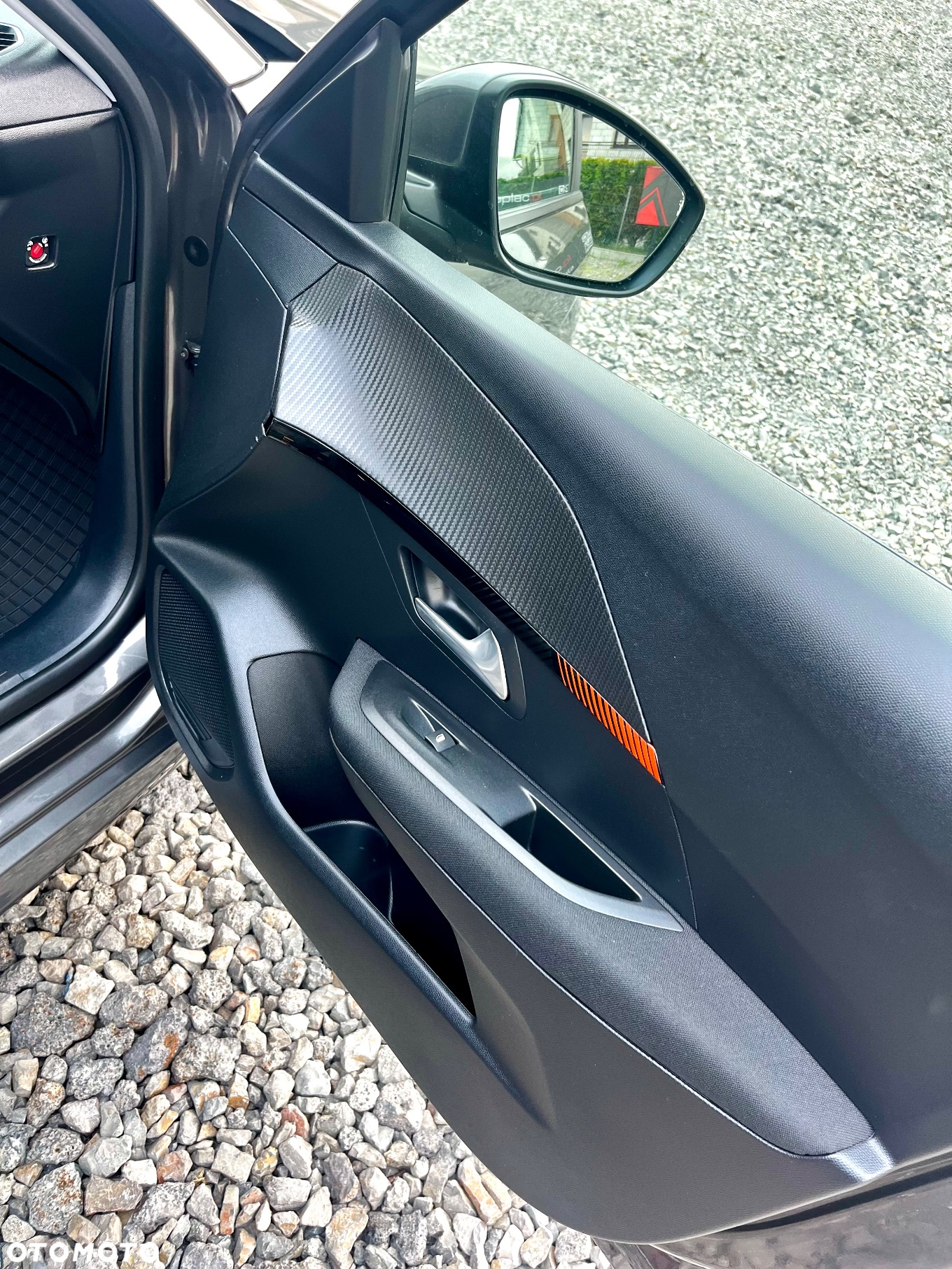 Peugeot 208 PureTech 75 Allure - 12
