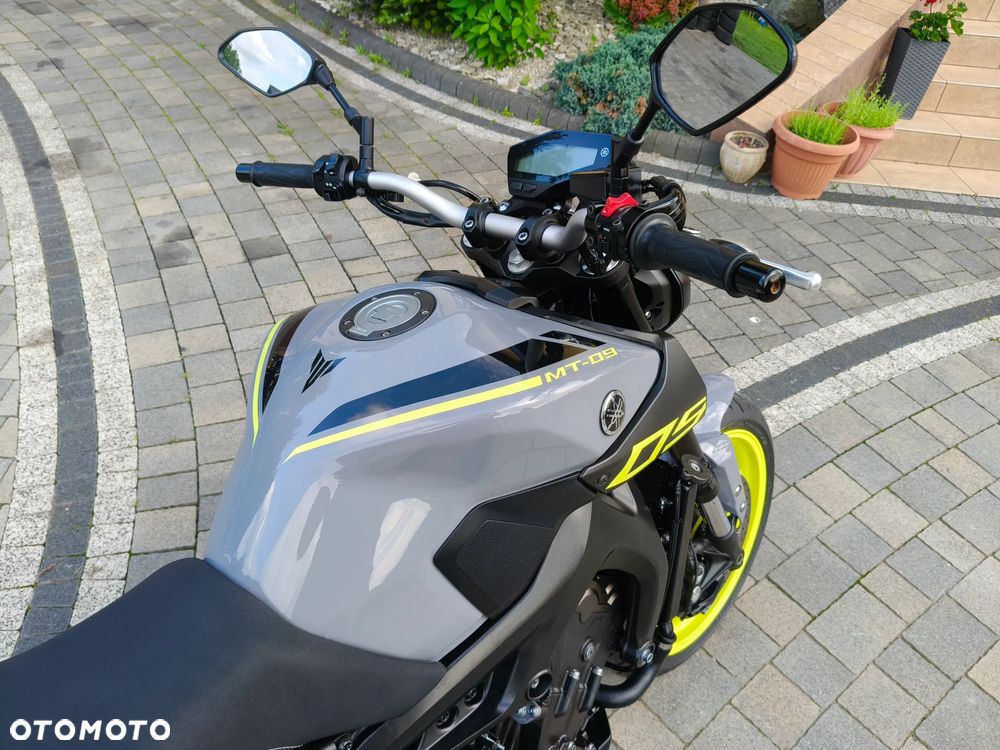Yamaha MT - 7