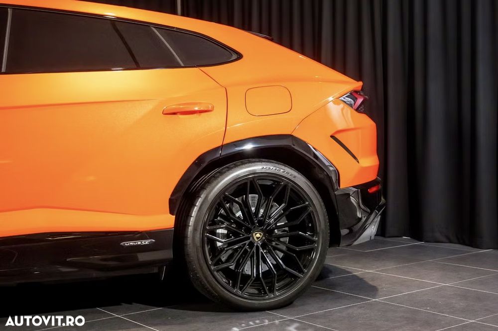 Lamborghini URUS - 8