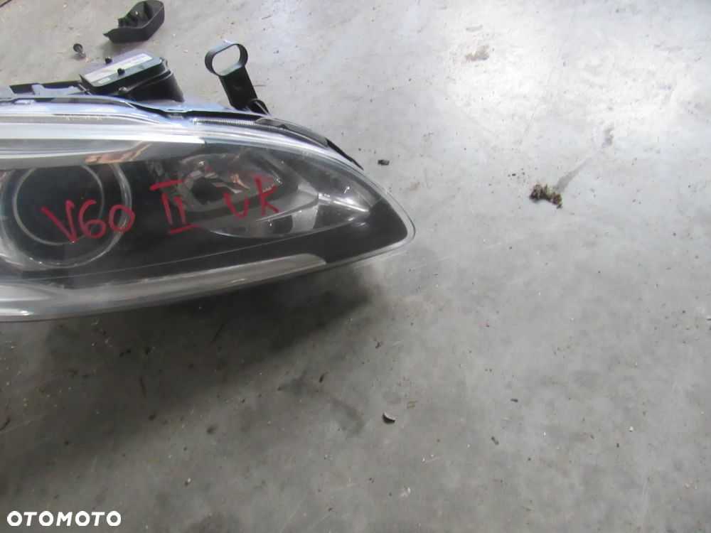 volvo v60 16r prawa lewa lampa przednia - 2