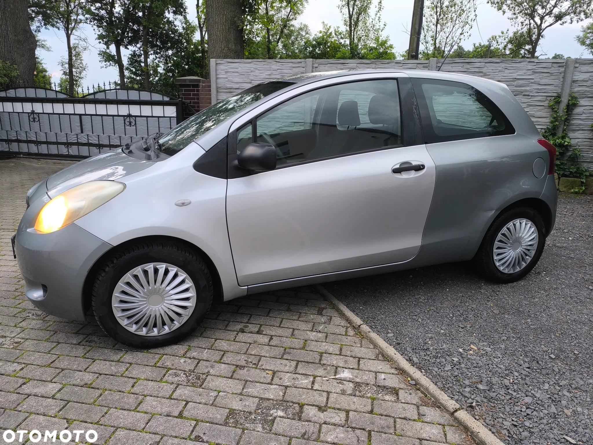 Toyota Yaris 1.3 Blue - 4