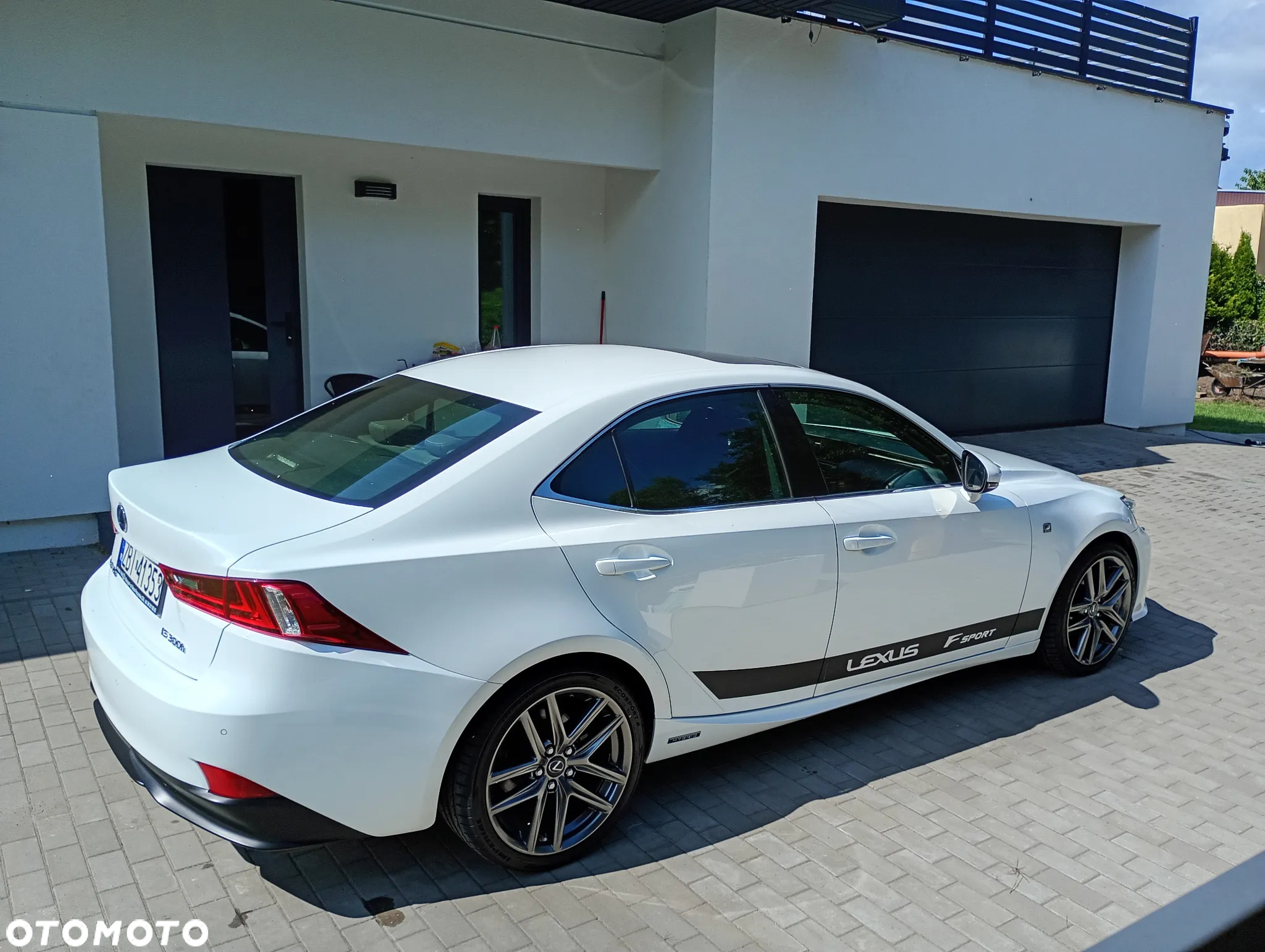 Lexus IS 300h F Sport - 13