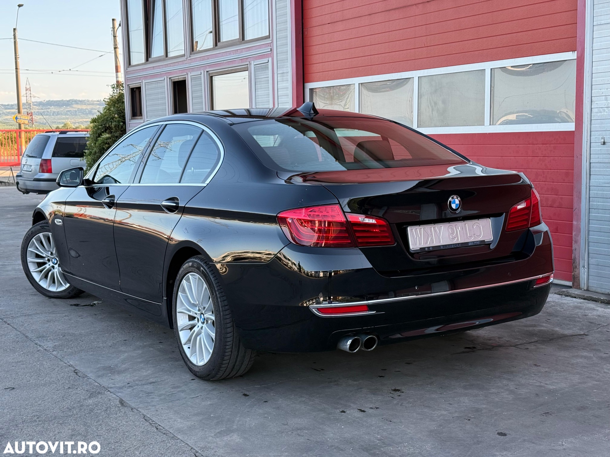 BMW Seria 5 520d xDrive AT - 3