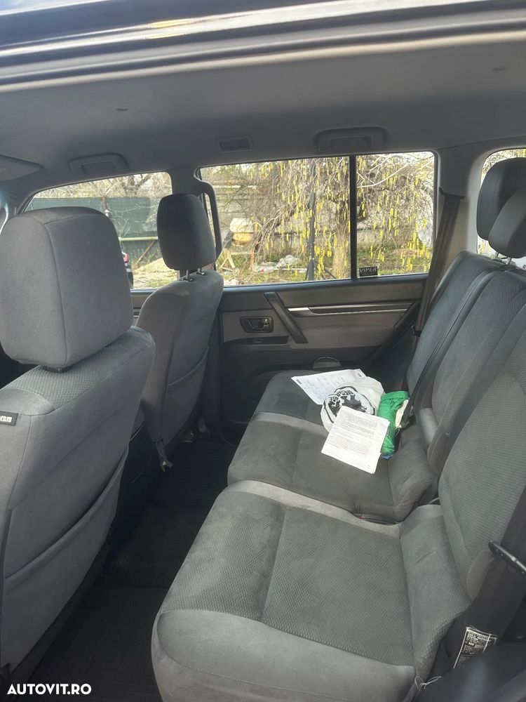 Mitsubishi Pajero LWB 3.2 DI-D Instyle M/T - 16