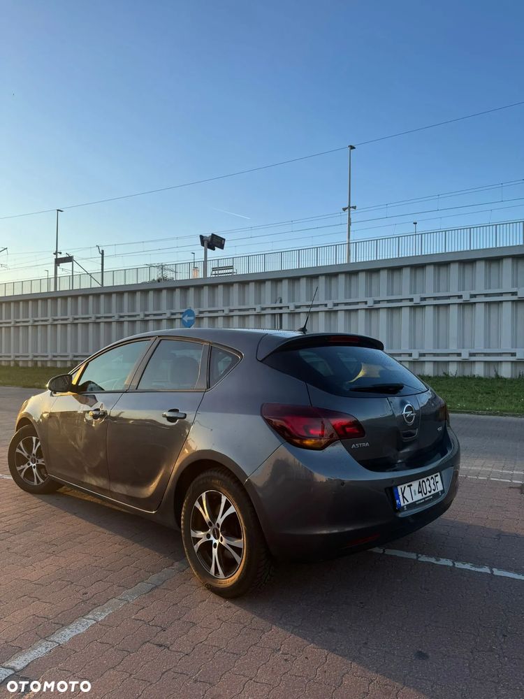 Opel Astra 1.7 CDTI - 8