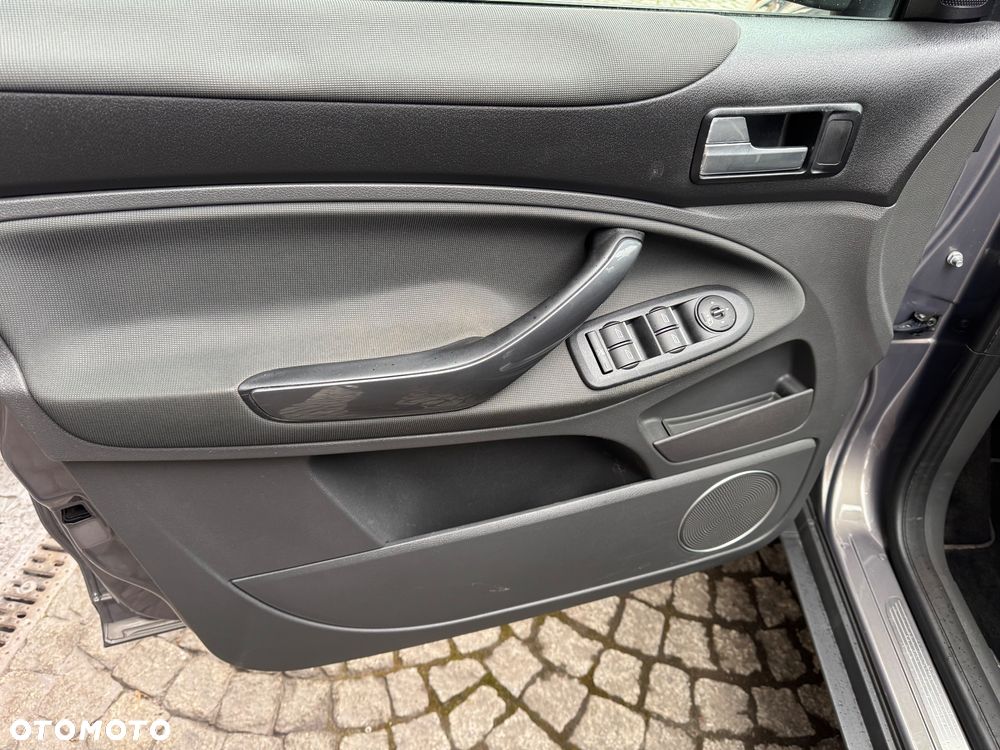 Ford Kuga 2.0 TDCi 4x4 Champions Edition - 34