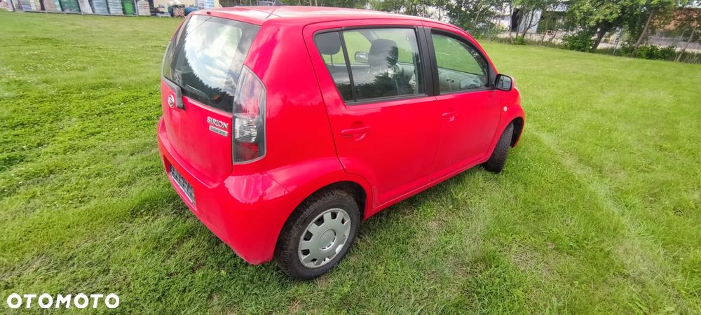 Daihatsu Sirion 1.3 - 6