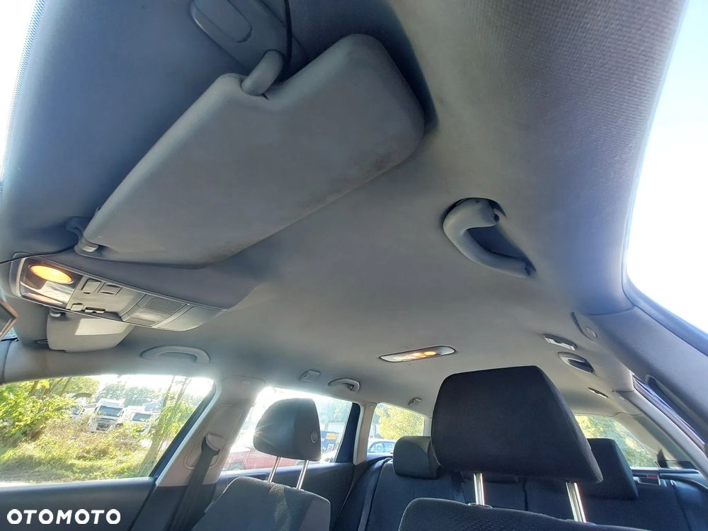 Volkswagen Passat B6 KOMBI silnik kompletny 2.0 TDI 140KM BKP Bmn Bmr Bkd Blb Bre Brf Brd Bsy Byl Bma Bwc skrzynia biegów JLU 6 biegów sprzęgło dwumasa lewarek drzwi prawe lewe przód tył klapa lusterko NIEBIESKI LC5E listwy chrom turbina turbosprężarka pompa maglownica zwrotnica zacisk kokpit panel dekory boczek drzwi tapicerka podsufitka podszybie fotel zestaw startowy sterownik szyba zamek lampa blenda wykładzina alufelgi roleta podłokietnik mechanizm tempomat kolektor osłona dolot tłumik wydech NA CZĘŚCI WSZYSTKIE CZĘŚCI - 26