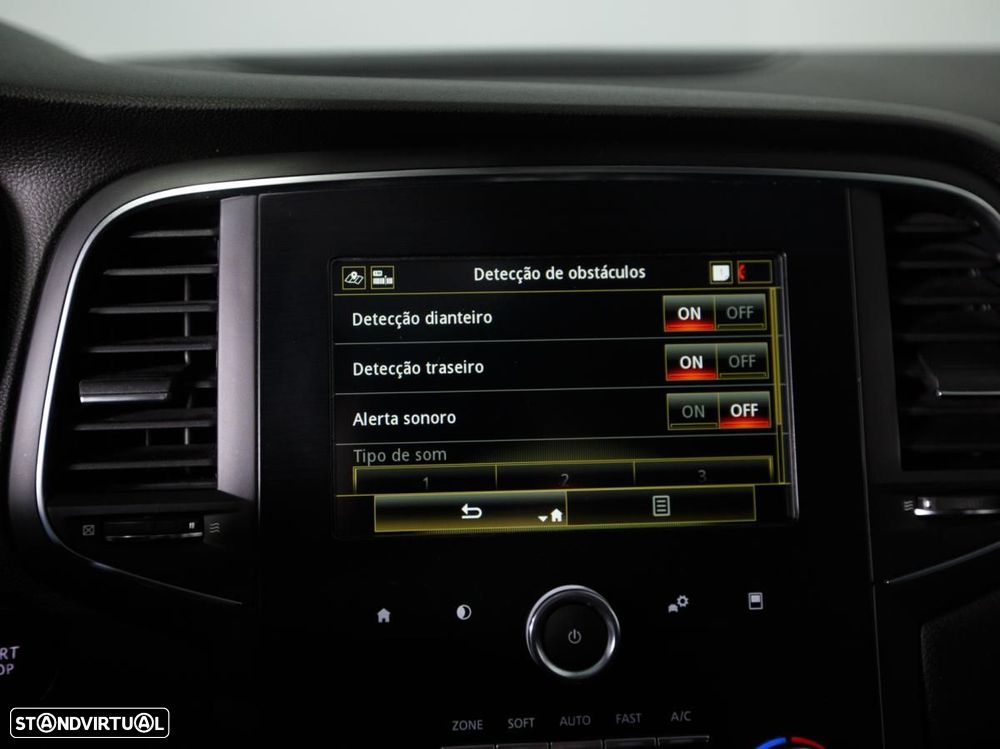 Renault Mégane Sport Tourer - 18