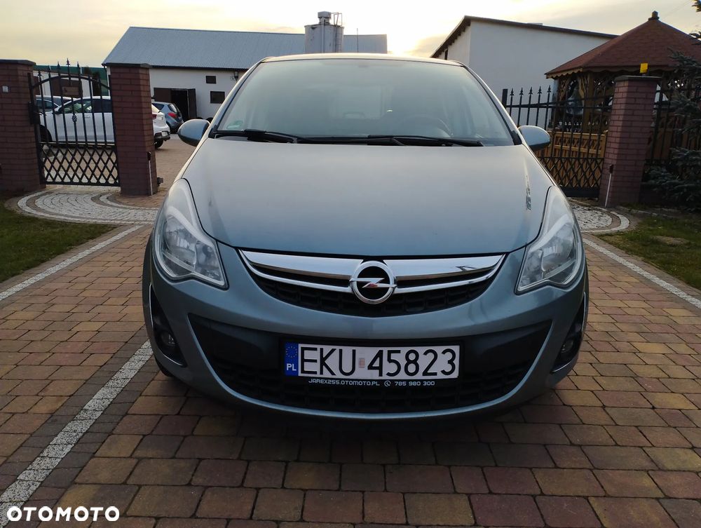 Opel Corsa 1.4 16V 150 Jahre - 9