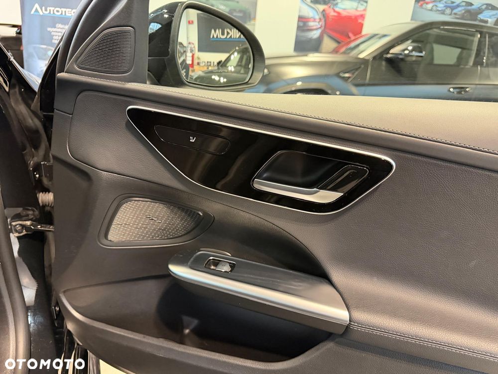 Mercedes-Benz Klasa C 300 e 9G-TRONIC AMG Line - 16