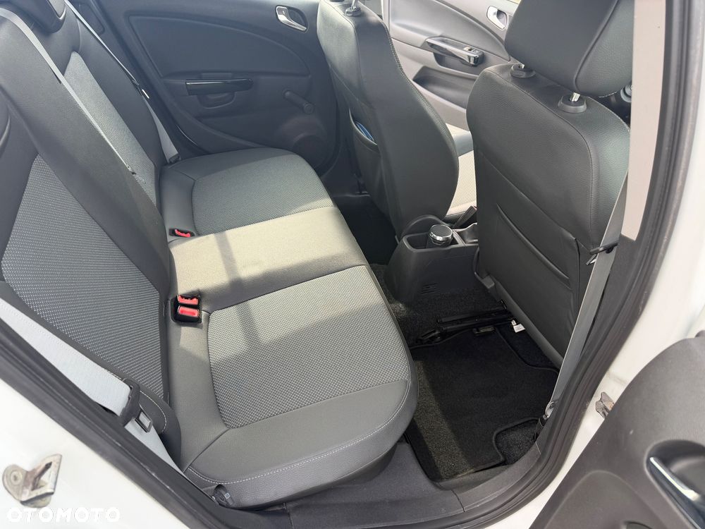 Opel Corsa 1.4 16V Cosmo - 11