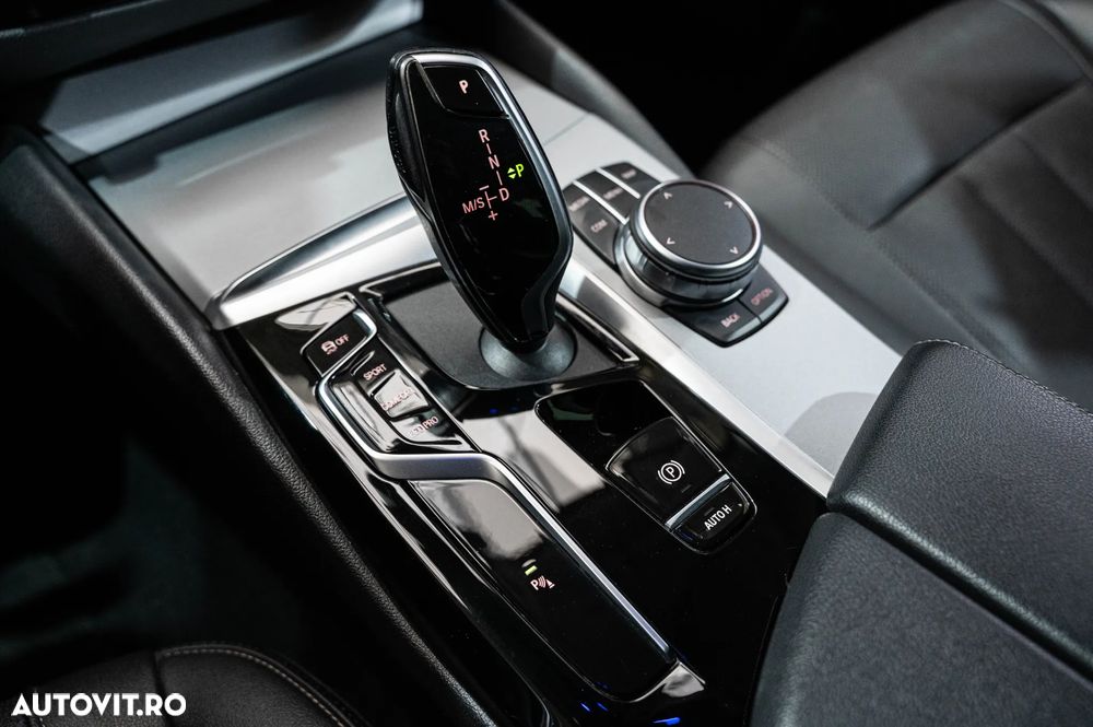 BMW Seria 5 520d Aut. Luxury Line - 16