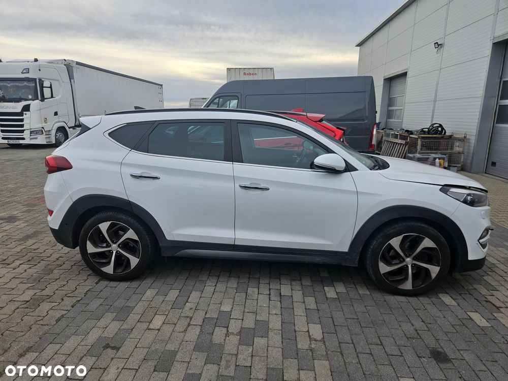 Hyundai Tucson - 32