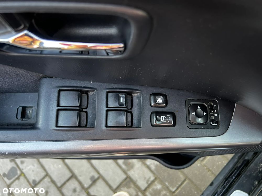 Mitsubishi Outlander - 3