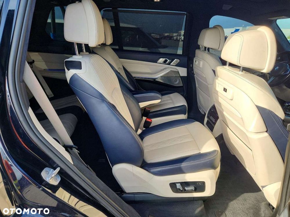 BMW X7 - 11