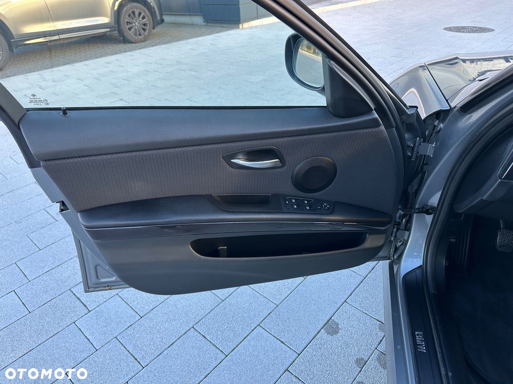 BMW Seria 3 - 22