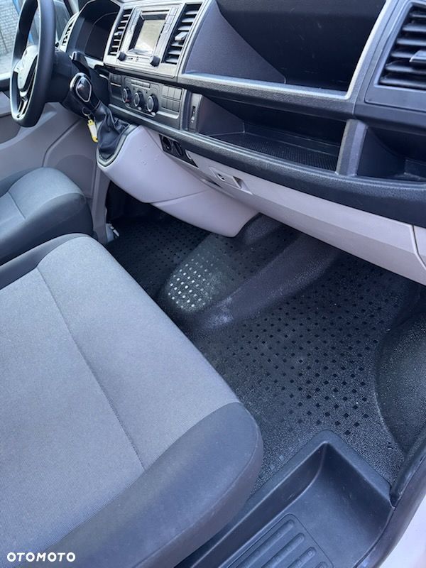 Volkswagen Transporter - 17
