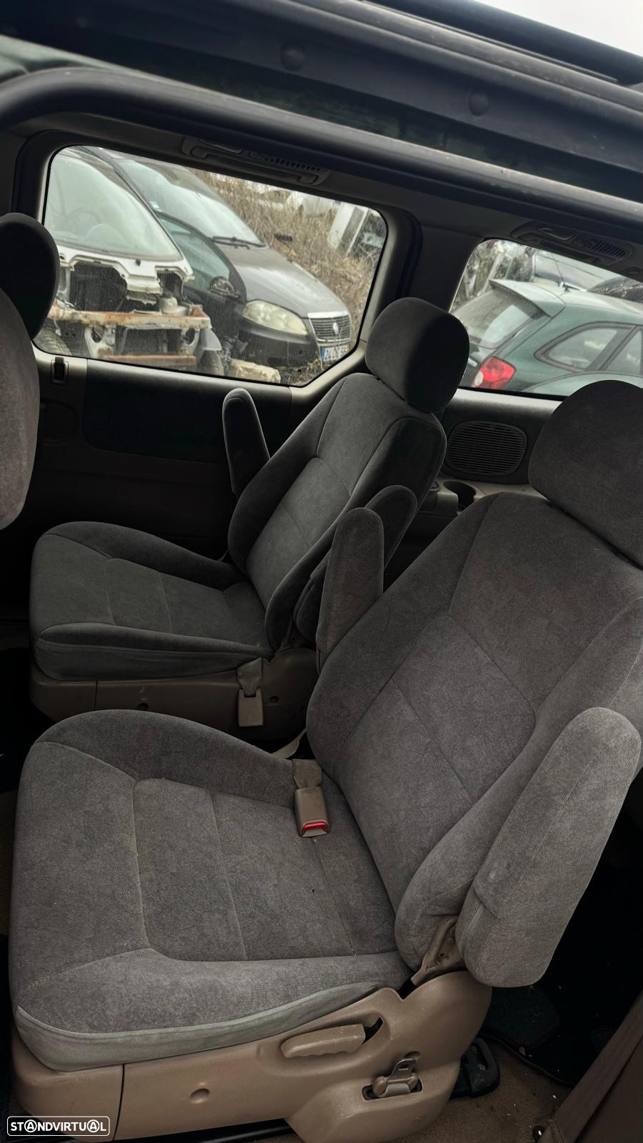 Kia Carnival 2.9 Tdi de 2001 para peças - 10