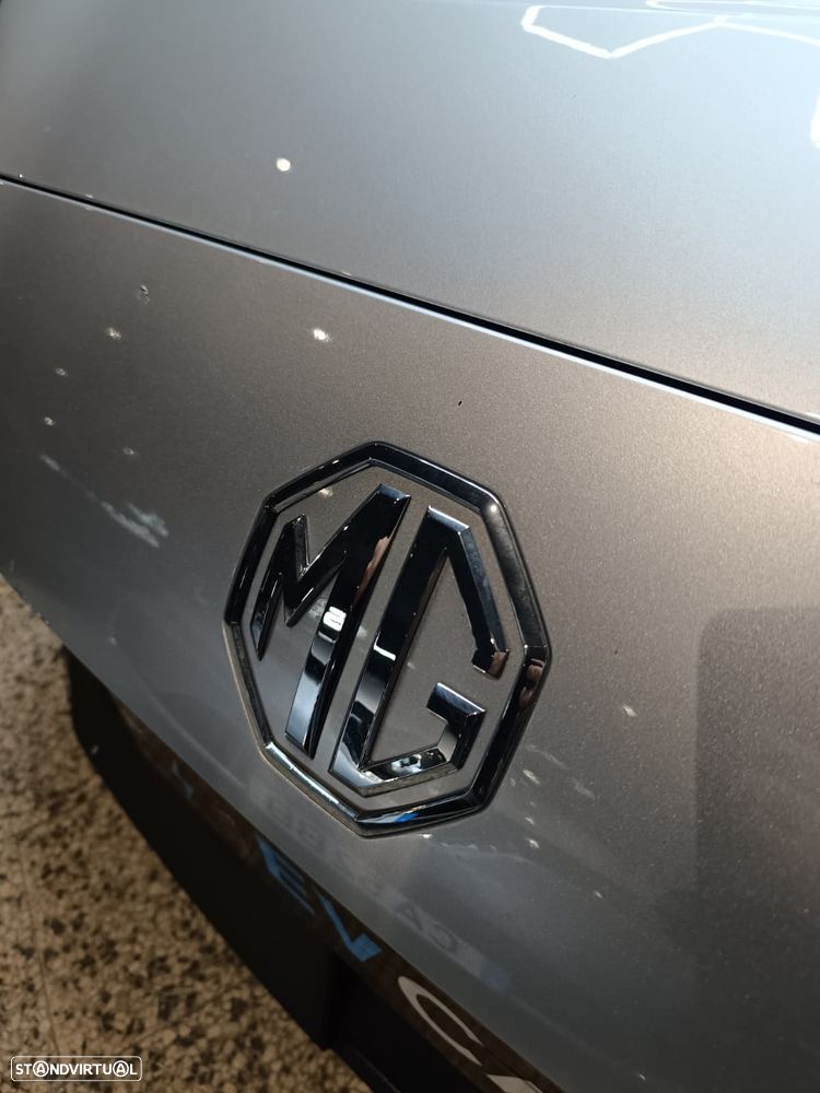 MG MG4 64 kWh Luxury - 25