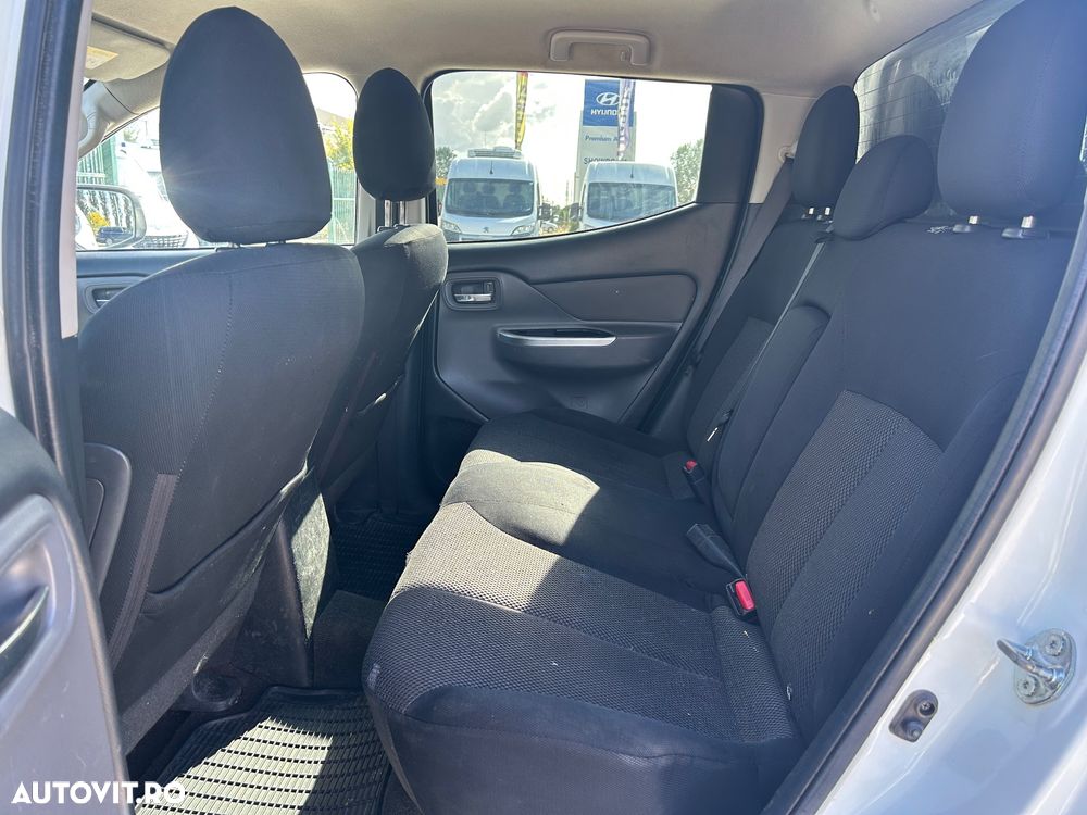 Mitsubishi L200 Double Cab 2.4 DI-D M/T Intense - 24