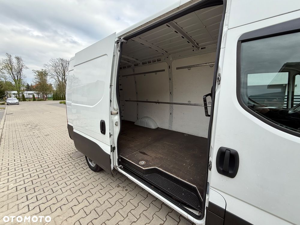 Iveco Daily - 12