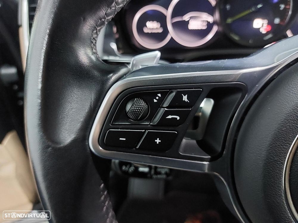 Porsche Cayenne Coupé E-Hybrid - 25