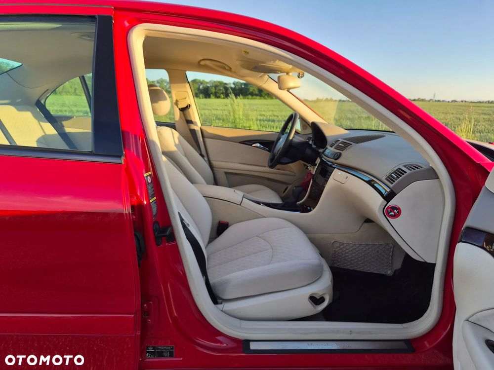 Mercedes-Benz Klasa E 320 Classic - 29