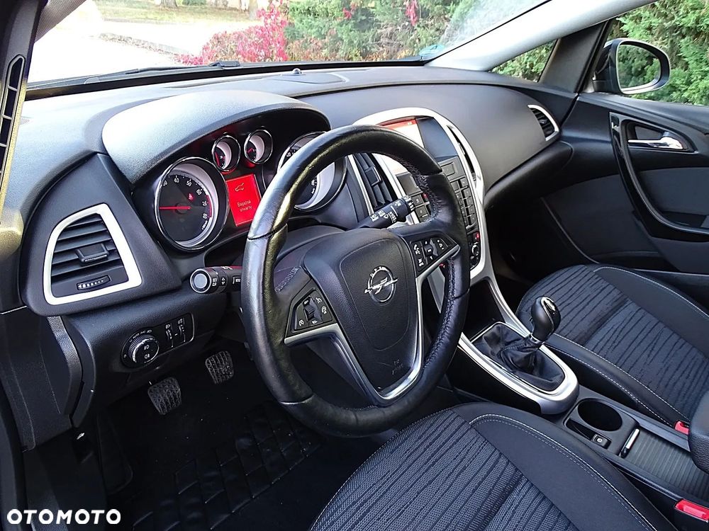 Opel Astra 1.4 Turbo Cosmo - 32