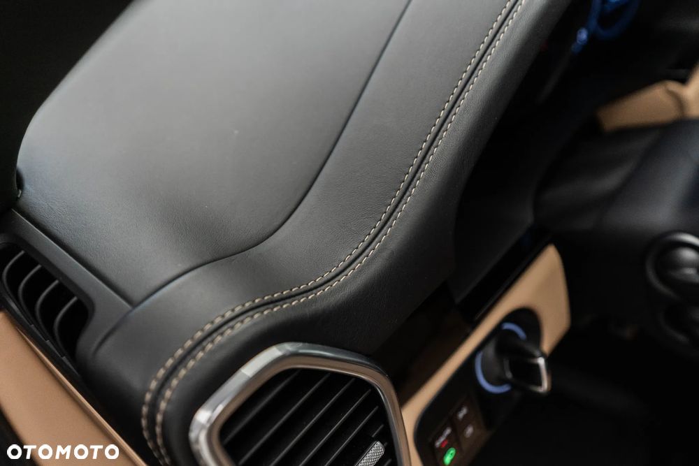 Porsche Cayenne Standard - 34