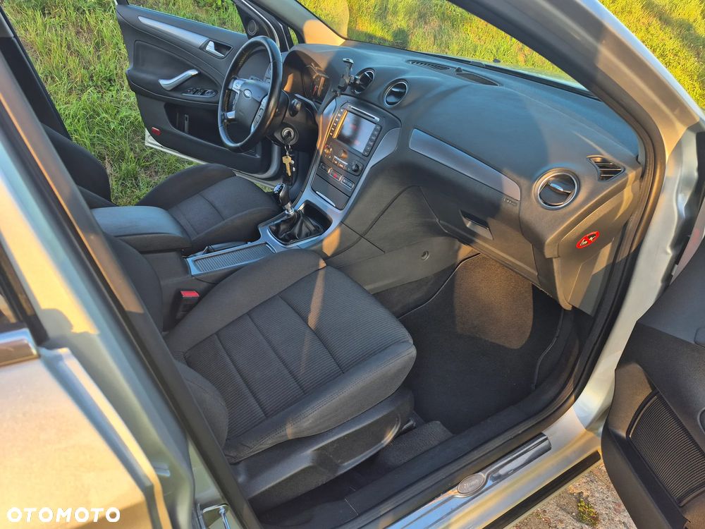 Ford Mondeo 2.0 TDCi Ambiente - 9