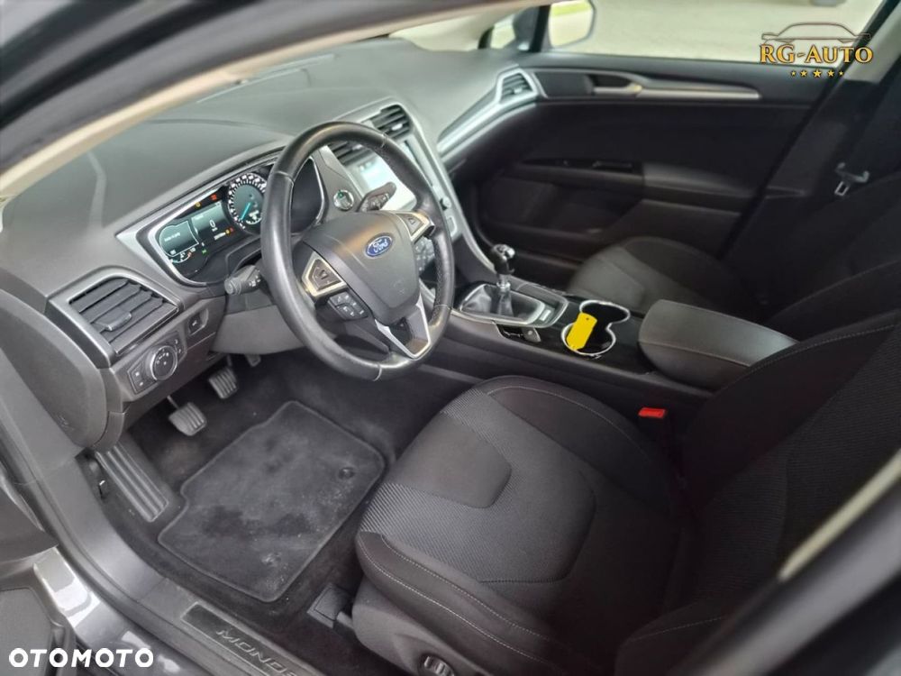 Ford Mondeo - 35