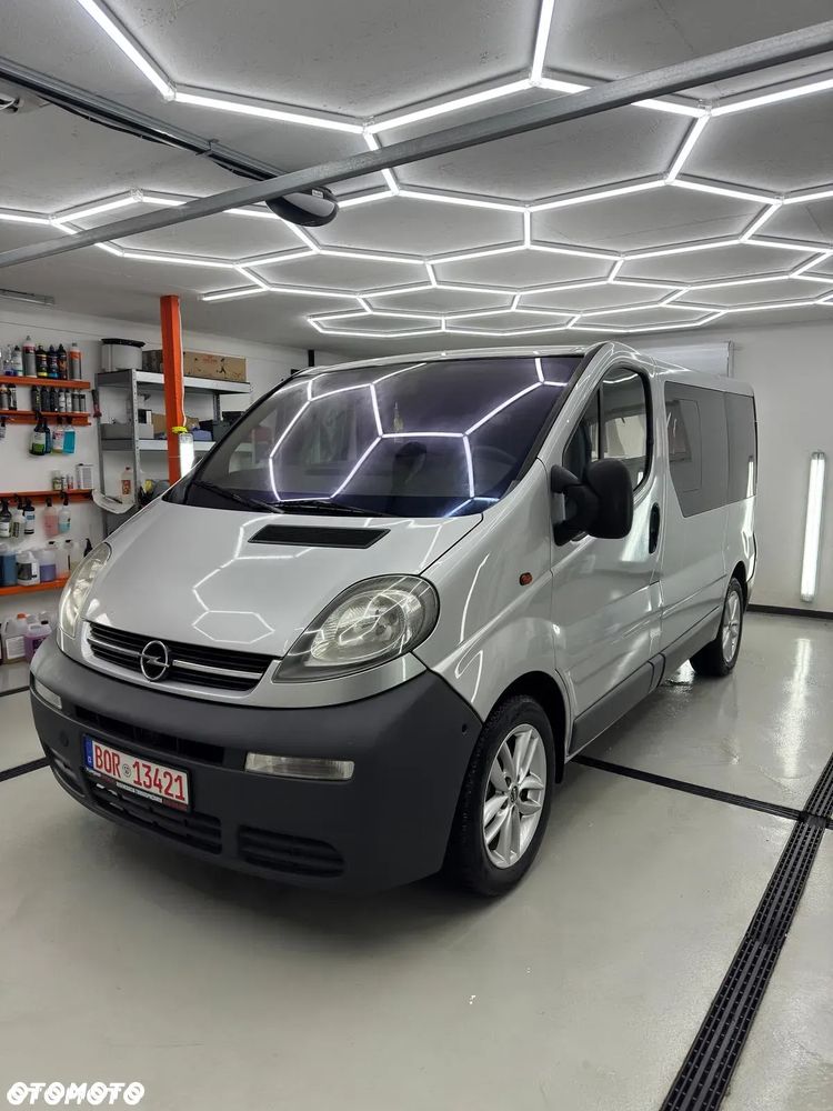 Opel Vivaro - 1