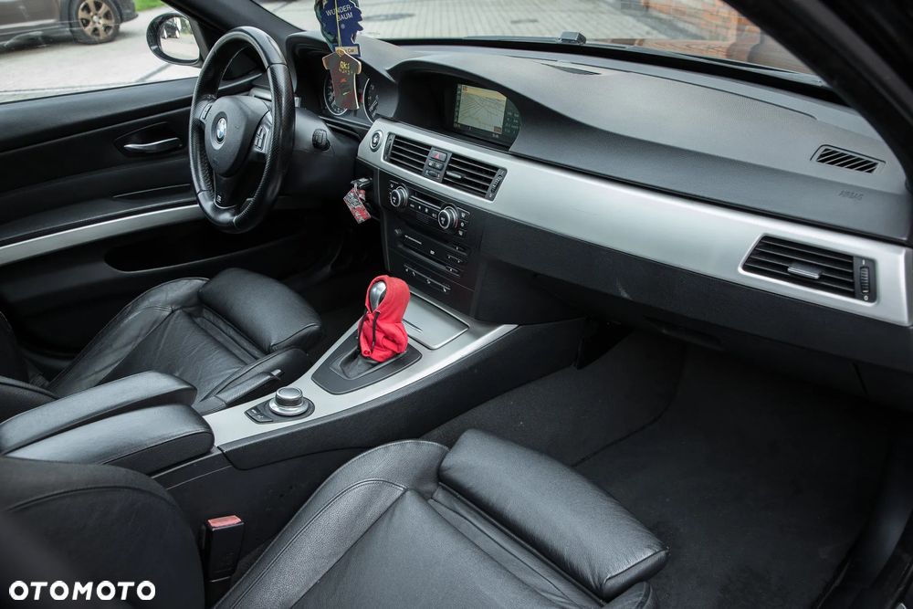 BMW Seria 3 330xi Touring - 31