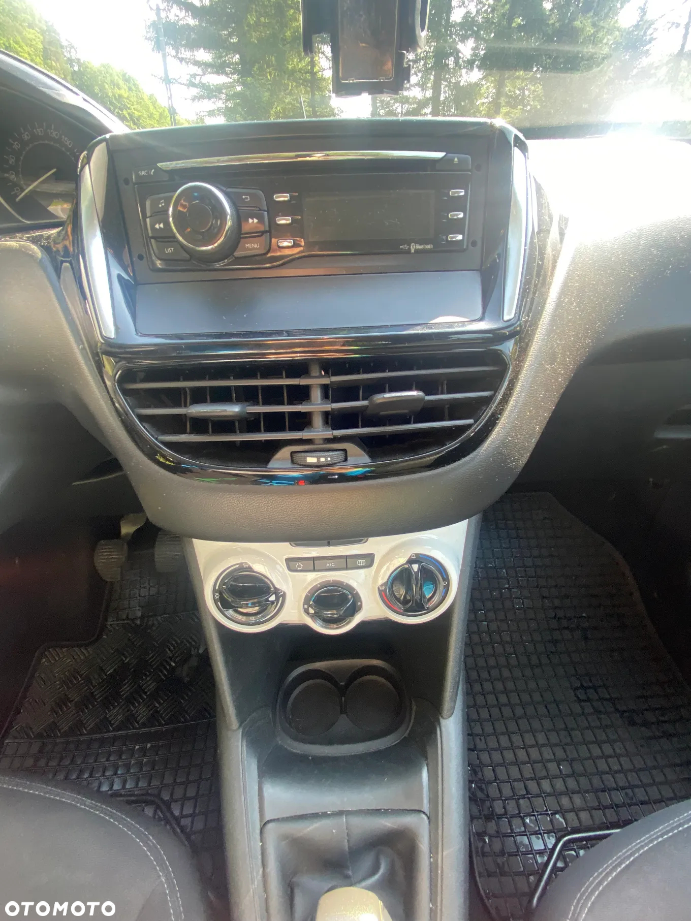 Peugeot 208 - 6