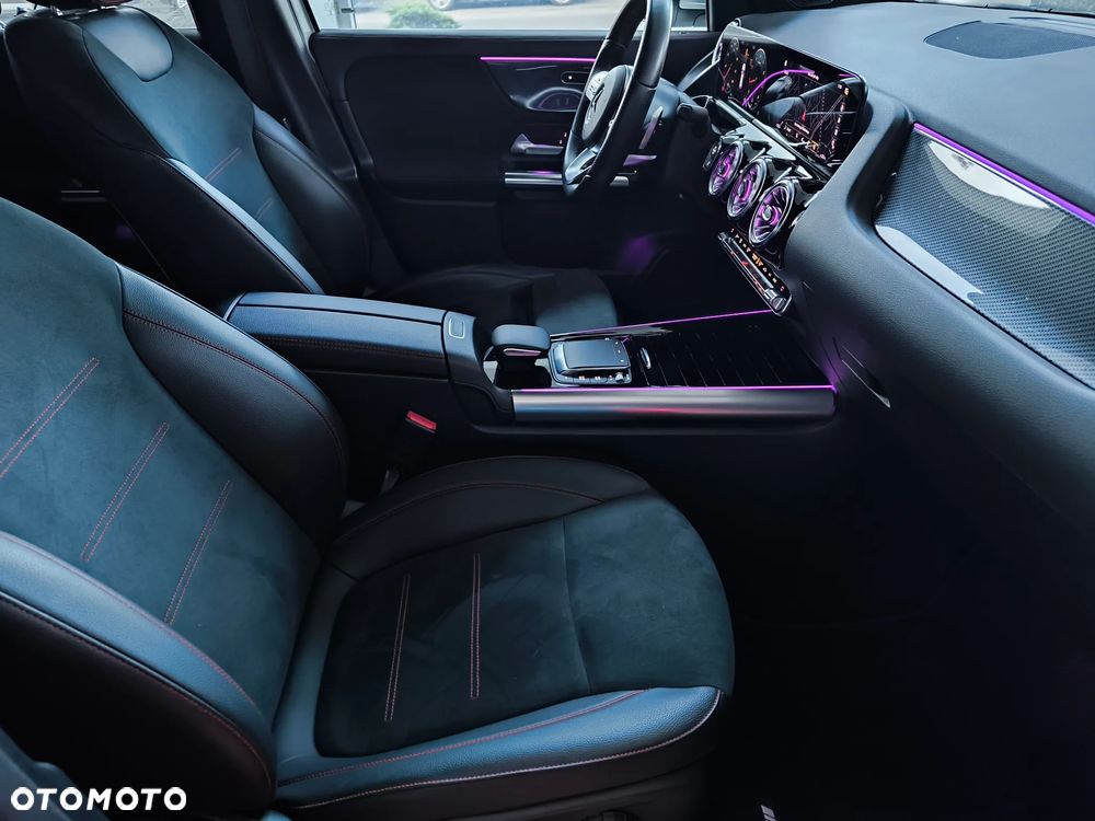 Mercedes-Benz GLA 200 AMG Line - 16