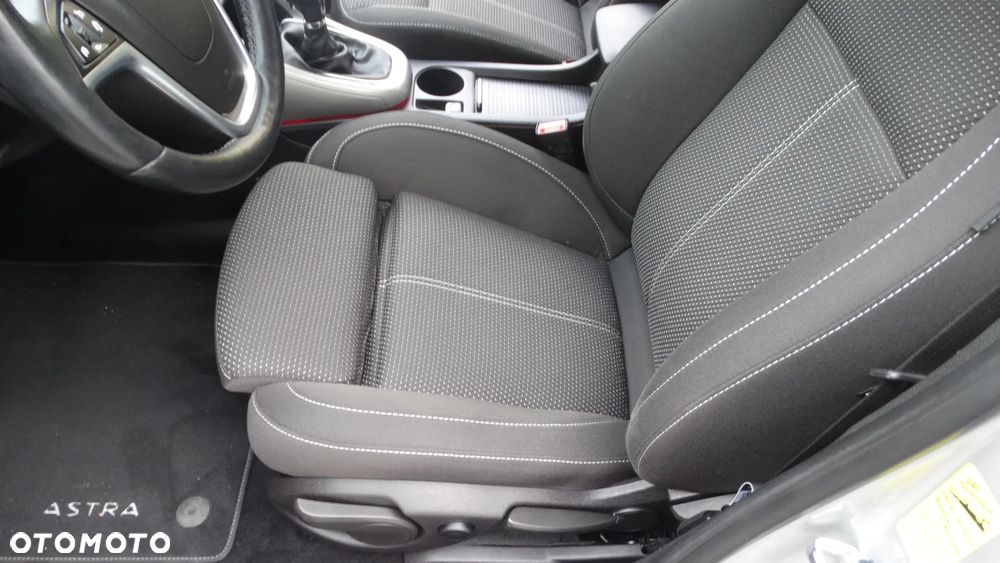 Opel Astra 1.4 T Enjoy - 10