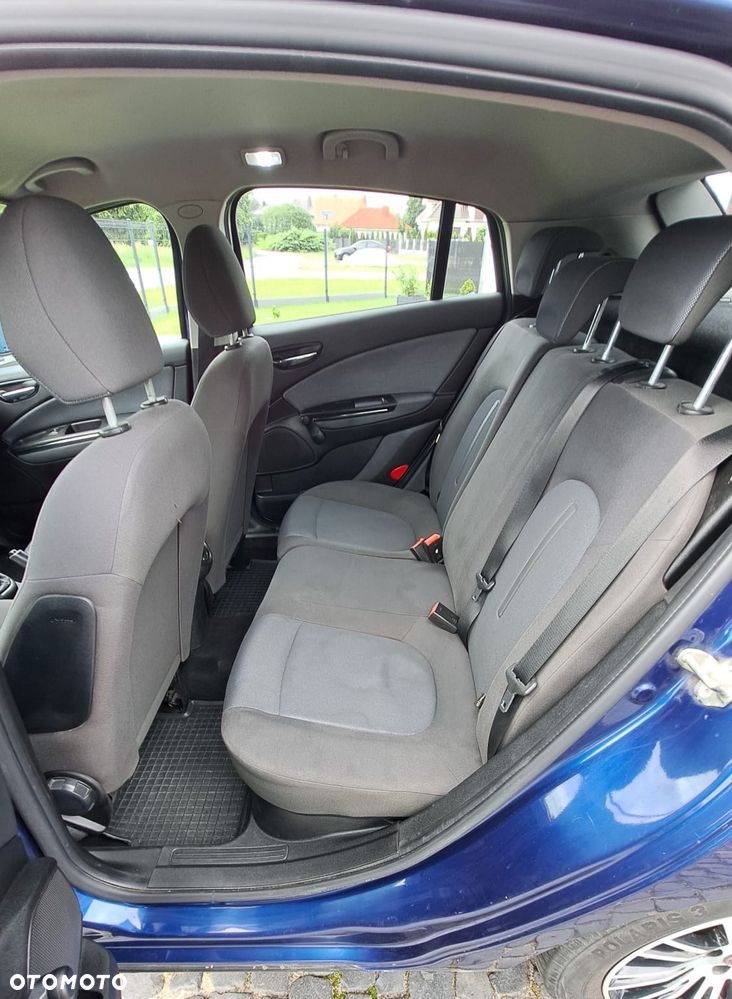Renault Clio - 11