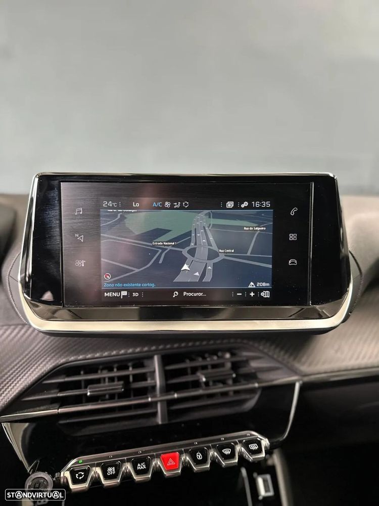 Peugeot 2008 1.2 PureTech Allure - 11