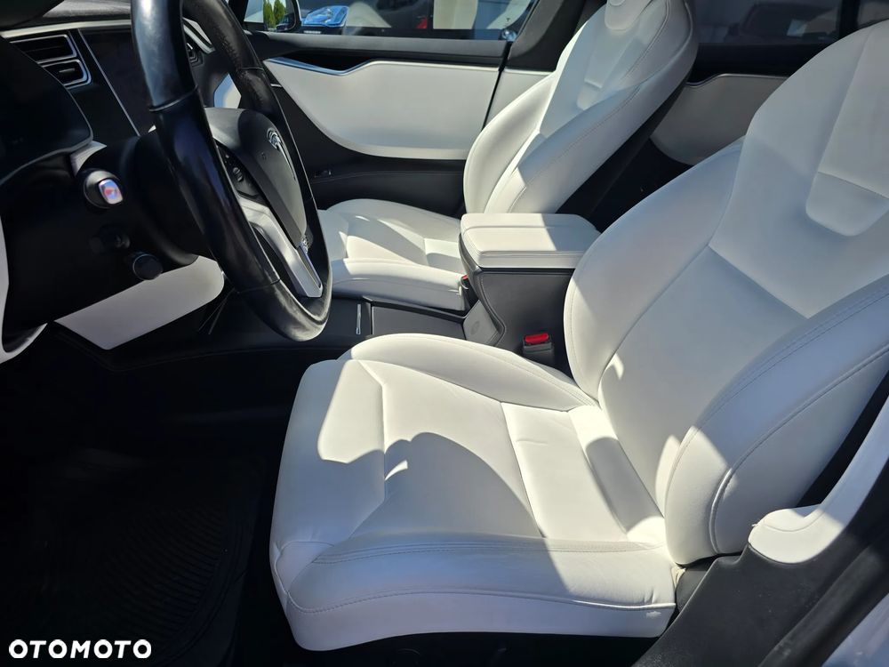 Tesla Model S Performance - 25