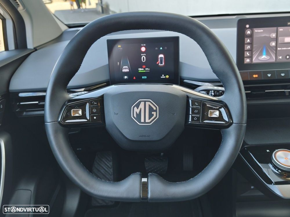MG MG4 64 kWh Luxury - 8