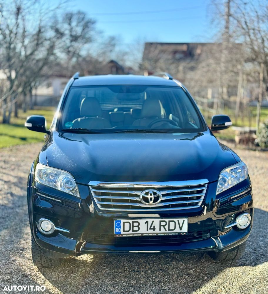 Toyota RAV4 2.2L D-CAT M/T Luxury - 1