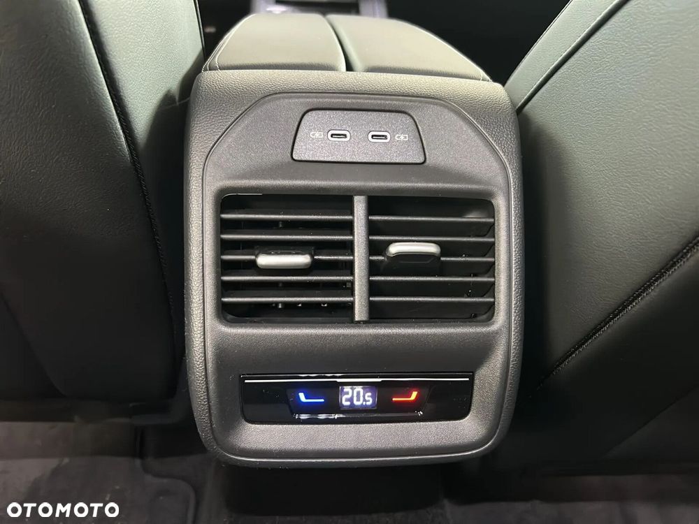 Volkswagen Passat - 27