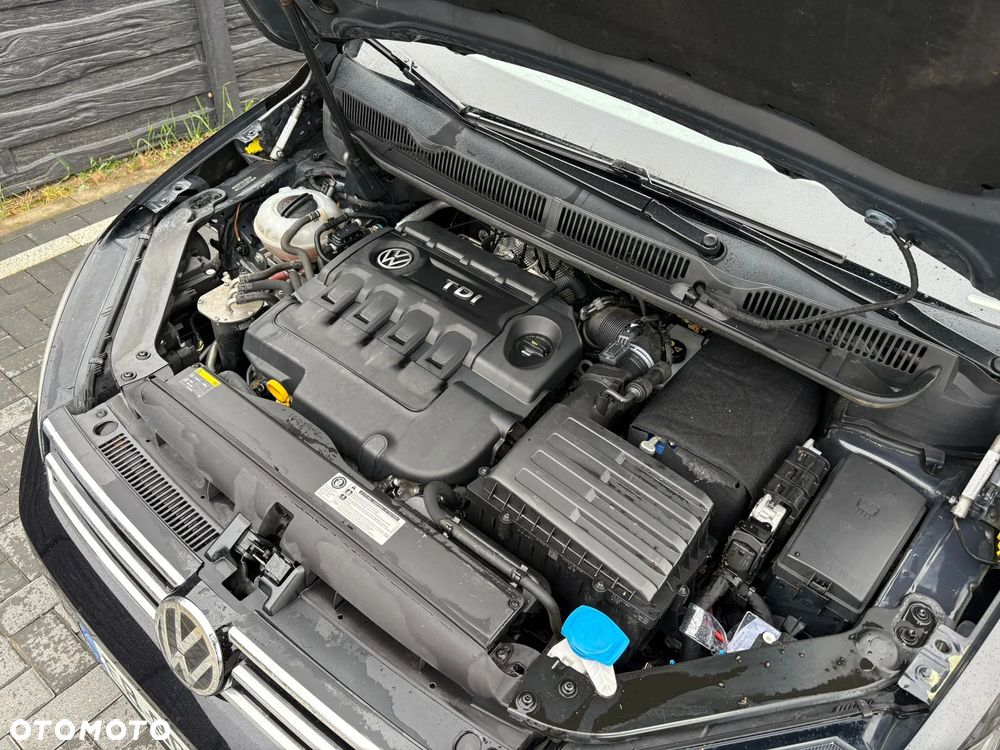 Volkswagen Touran 1.6 TDI SCR BlueMotion Technology DSG Comfortline - 25