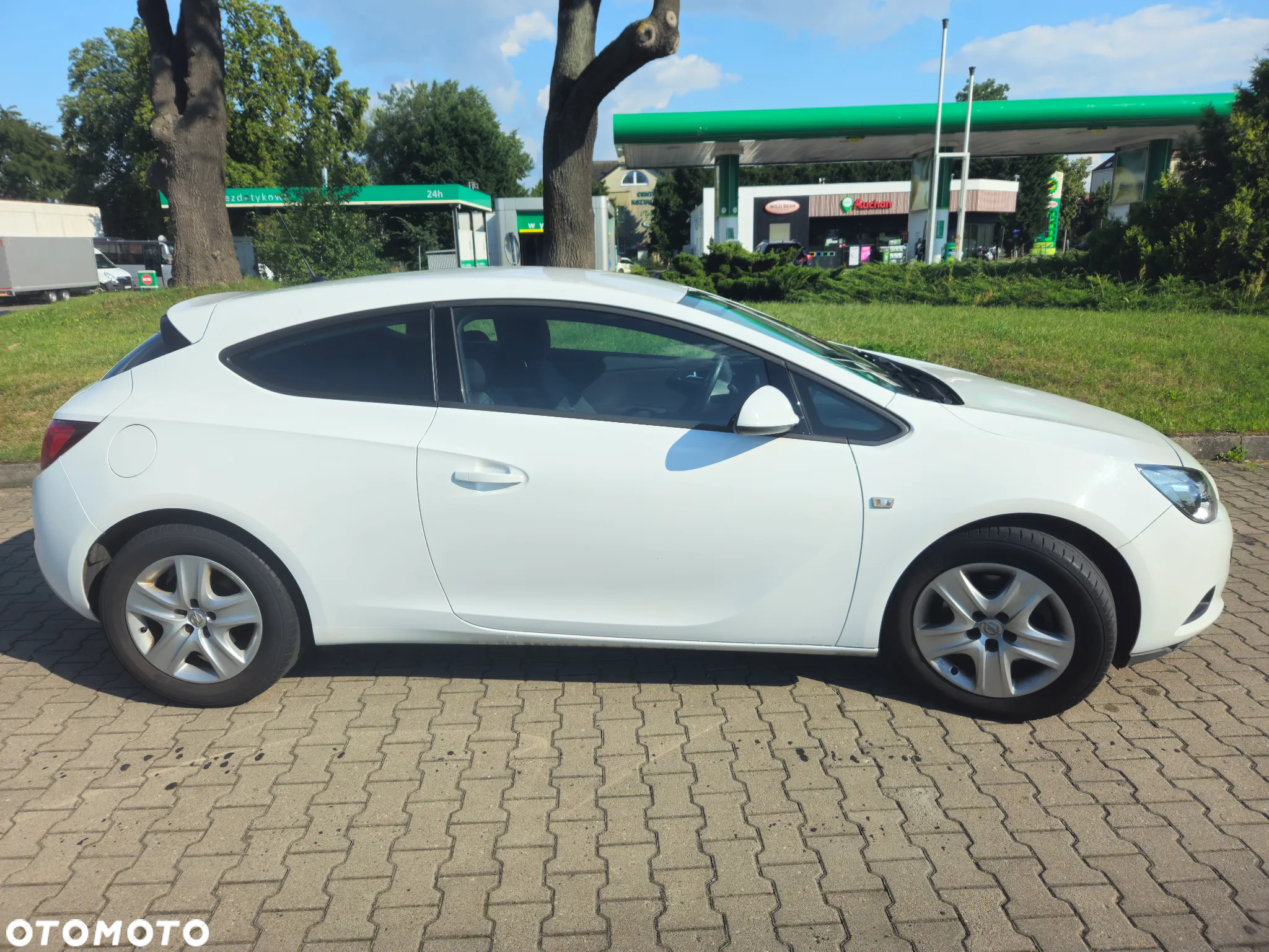 Opel Astra IV GTC 1.4 T Active - 3