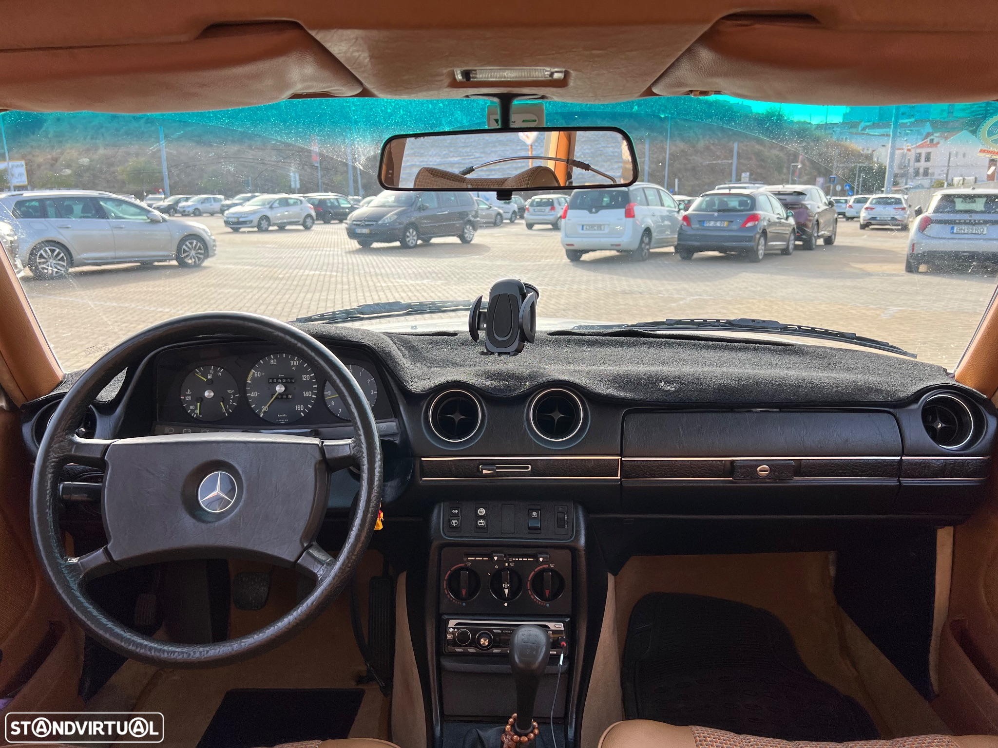 Mercedes-Benz 240 - 4